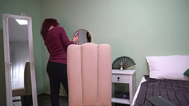 Snapshot of HaileyMoonn chatting on October 20, 2025, 4:03 am HaileyMoonn online show from October 20, 2025, 4:03 am