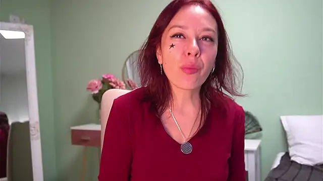 Snapshot of HaileyMoonn chatting on October 23, 2025, 3:27 am HaileyMoonn online show from October 23, 2025, 3:27 am