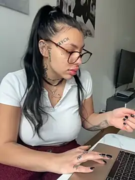 sexynalaa online show from January 28, 2025, 11:06 am
