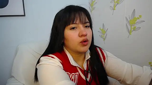 dannarossy  online show from January 24, 2025, 8:34 am