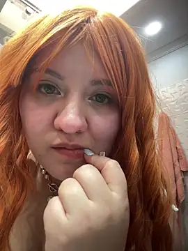 dannarossy  online show from March 11, 2025, 12:39 pm