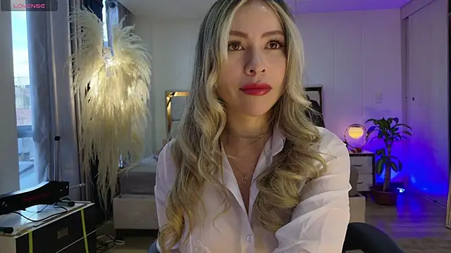 Snapshot of Ammy_Castro chatting on October 24, 2025, 9:36 pm Ammy Castro online show from October 24, 2025, 9:36 pm