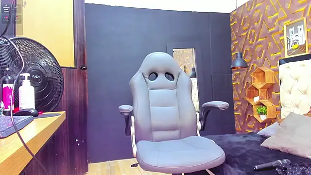 Snapshot of deyy_madissonn chatting on February 12, 2025, 7:02 pm deyy madissonn online show from February 12, 2025, 7:02 pm