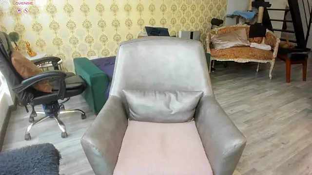 Snapshot of _angelina_class_7 chatting on October 21, 2025, 2:49 pm  angelina class 7 online show from October 21, 2025, 2:49 pm