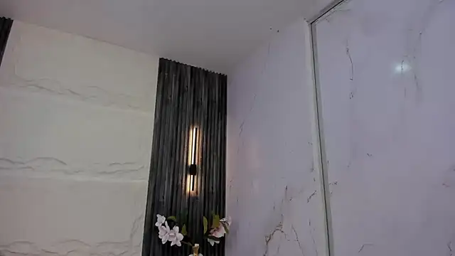 Arianna bigboobs  online show from September 11, 2025, 11:21 am