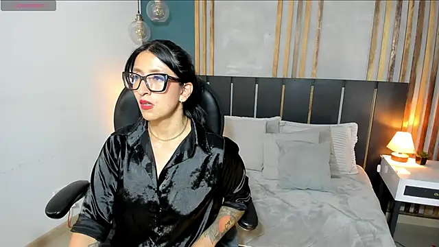 Snapshot of kira_moon__ chatting on January 15, 2026, 8:56 pm kira moon online show from January 15, 2026, 8:56 pm