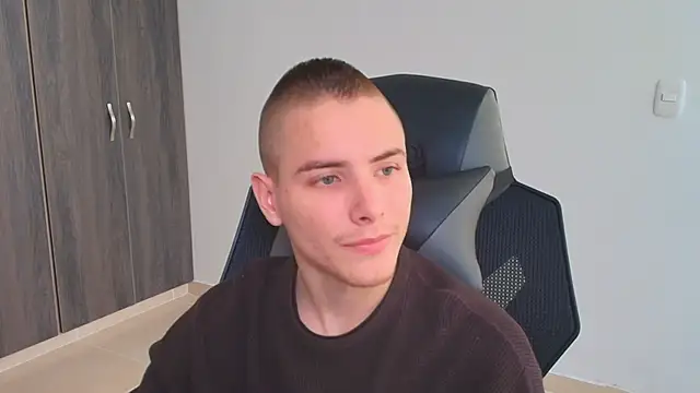 JordanThompson  online show from September 12, 2025, 9:58 pm