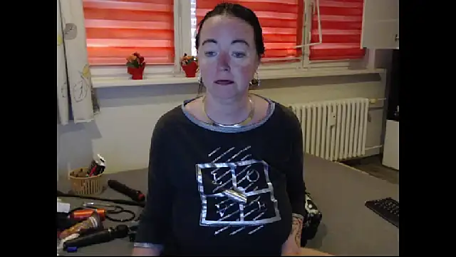 Alexie33 online show from May 12, 2026, 7:16 am