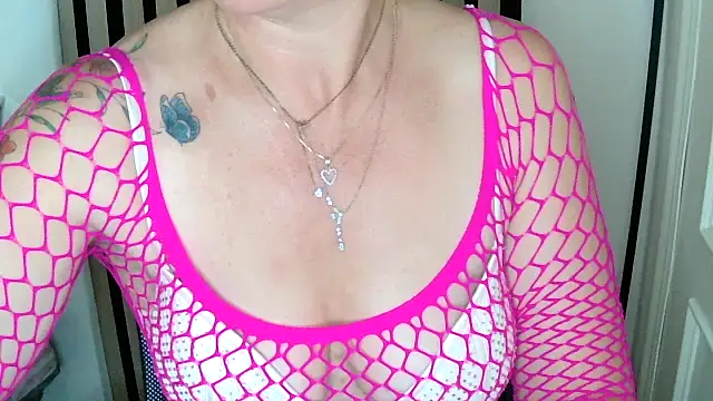 xxNoeliaxx online show from October 2, 2025, 6:50 am