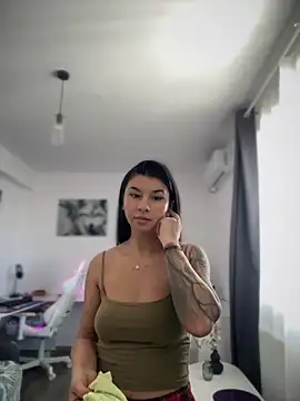 Snapshot of Simply_the_best chatting on October 30, 2025, 12:58 pm Simply the best online show from October 30, 2025, 12:58 pm