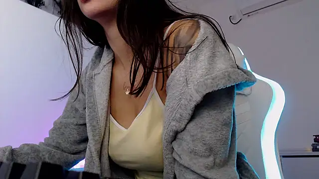 Snapshot of Simply_the_best chatting on October 18, 2025, 5:59 pm Simply the best online show from October 18, 2025, 5:59 pm