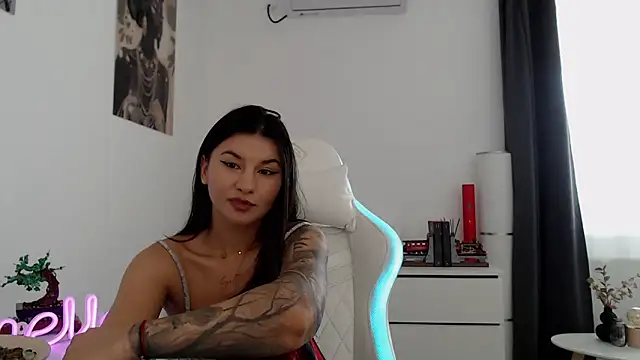 Snapshot of Simply_the_best chatting on September 25, 2025, 10:32 am Simply the best online show from September 25, 2025, 10:32 am