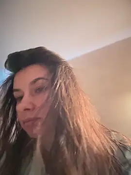 Snapshot of Simply_the_best chatting on October 1, 2025, 6:56 pm Simply the best online show from October 1, 2025, 6:56 pm