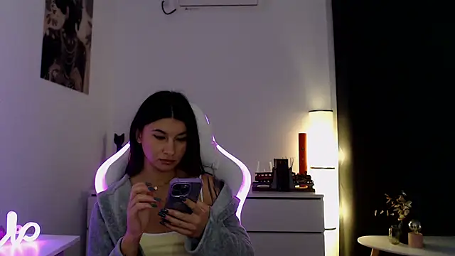 Snapshot of Simply_the_best chatting on October 6, 2025, 3:24 pm Simply the best online show from October 6, 2025, 3:24 pm