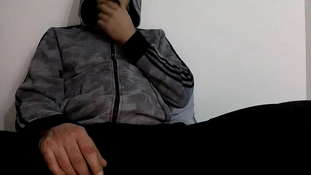 Snapshot of molozeb chatting on February 7, 2026, 12:18 am molozeb online show from February 7, 2026, 12:18 am