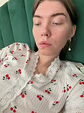 Lisaaa Alisa online show from April 27, 2026, 3:59 am