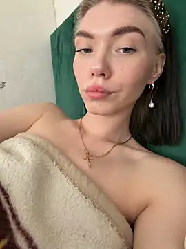 Lisaaa Alisa online show from April 25, 2026, 10:51 am