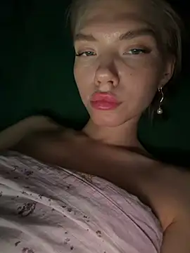 Snapshot of Lisaaa_Alisa chatting on June 24, 2026, 9:12 pm Lisaaa Alisa online show from June 24, 2026, 9:12 pm