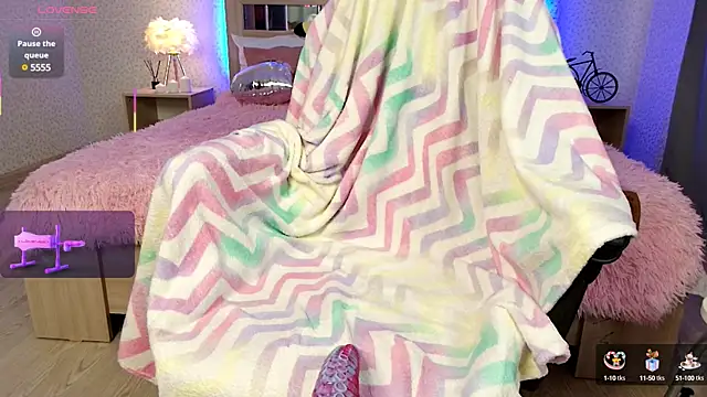 oliviiaa online show from February 15, 2025, 3:31 am