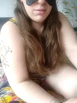 FrancaiseLynne online show from February 27, 2025, 10:22 am