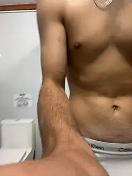 h0rnyguy001 online show from February 20, 2026, 11:01 am