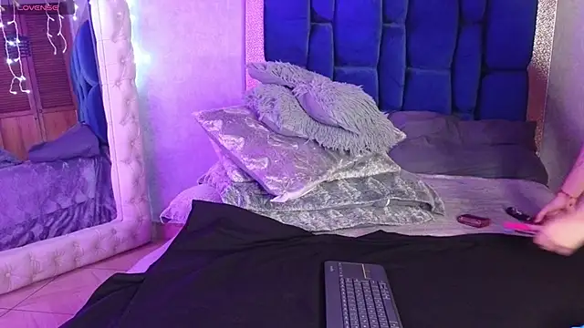 Snapshot of ashley_brend chatting on October 5, 2025, 8:21 pm ashley brend online show from October 5, 2025, 8:21 pm