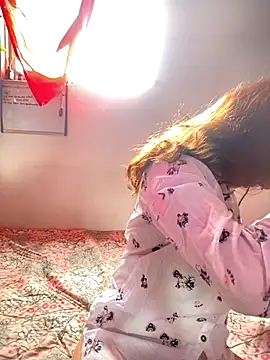 LiliJones  online show from October 3, 2025, 5:25 pm