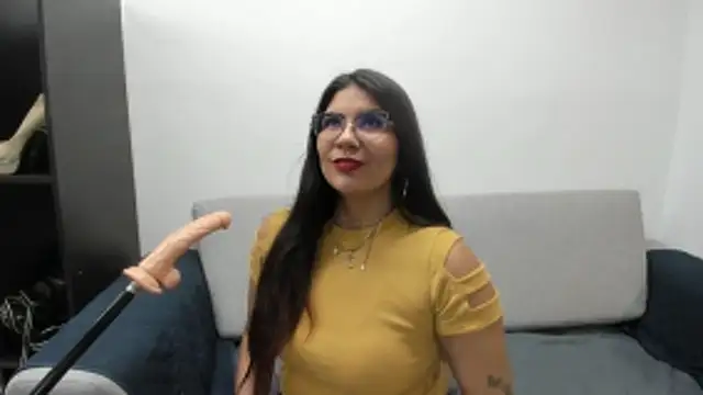 Snapshot of Luna_Dumont chatting on October 12, 2025, 11:44 am Luna Dumont online show from October 12, 2025, 11:44 am