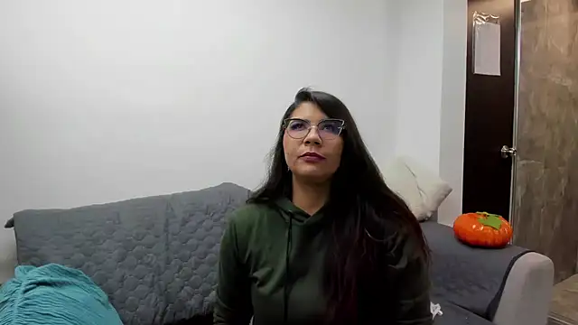 Snapshot of Luna_Dumont chatting on November 1, 2025, 11:15 am Luna Dumont online show from November 1, 2025, 11:15 am