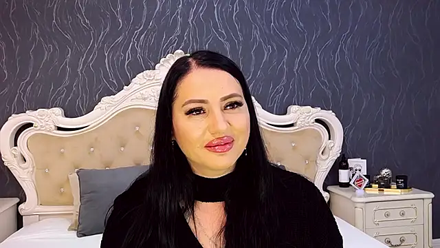 Lauren Saint online show from November 17, 2025, 3:38 pm