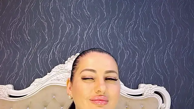 Lauren Saint online show from November 9, 2025, 8:51 am