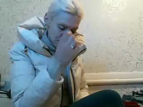 Julie Silver online show from February 10, 2025, 7:38 pm
