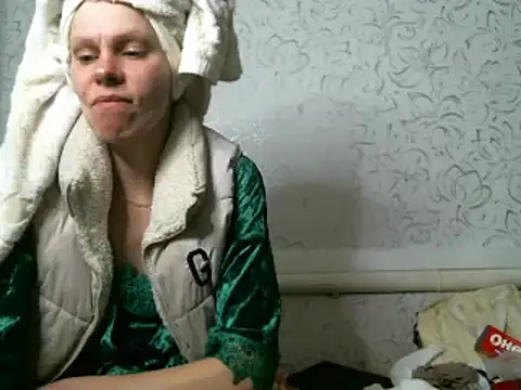 Julie Silver online show from February 27, 2025, 4:54 pm