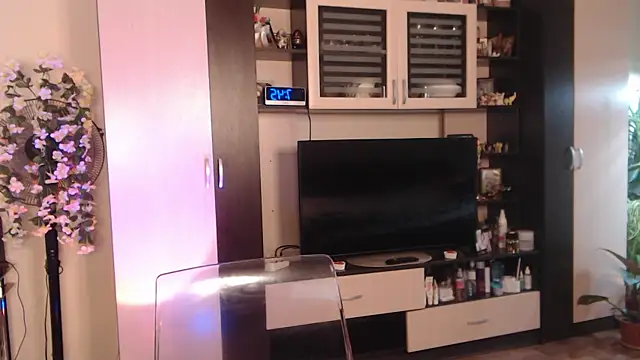 Snapshot of SheilaRyan chatting on October 10, 2025, 4:46 am SheilaRyan online show from October 10, 2025, 4:46 am