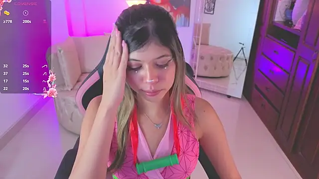 Snapshot of NATAASHA___ chatting on November 4, 2025, 3:21 am NATAASHA    online show from November 4, 2025, 3:21 am