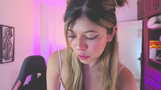 Snapshot of NATAASHA___ chatting on September 25, 2025, 6:47 pm NATAASHA    online show from September 25, 2025, 6:47 pm