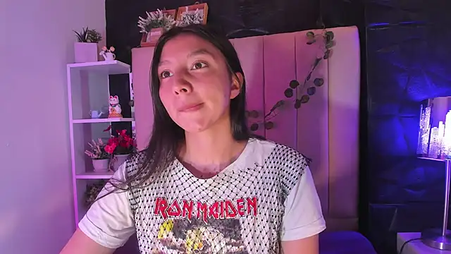 Snapshot of kendall_saenz chatting on December 2, 2025, 7:37 pm kendall saenz online show from December 2, 2025, 7:37 pm