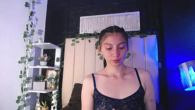 Snapshot of kendall_saenz chatting on December 19, 2024, 7:29 pm kendall saenz online show from December 19, 2024, 7:29 pm