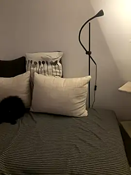 LizzyLush  online show from October 9, 2025, 10:32 pm