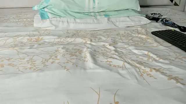 maybelline69 online show from October 1, 2025, 10:35 pm