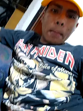 Snapshot of zoe_couplehotxx chatting on February 10, 2025, 4:52 am zoe couplehotxx online show from February 10, 2025, 4:52 am