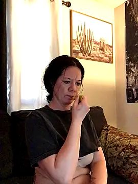 Snapshot of SidneyRaee chatting on October 6, 2025, 4:52 pm SidneyRaee online show from October 6, 2025, 4:52 pm