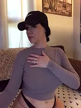 Snapshot of SidneyRaee chatting on October 10, 2025, 4:30 pm SidneyRaee online show from October 10, 2025, 4:30 pm