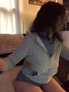 Snapshot of SidneyRaee chatting on October 21, 2025, 6:40 pm SidneyRaee online show from October 21, 2025, 6:40 pm