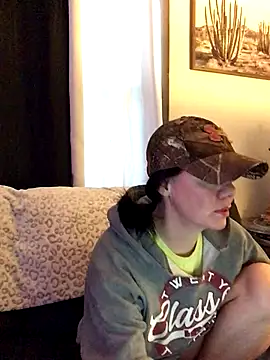 SidneyRaee online show from December 15, 2025, 6:58 pm