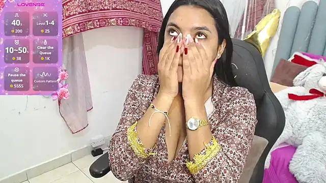 lakshmiraniii online show from December 15, 2025, 11:38 am