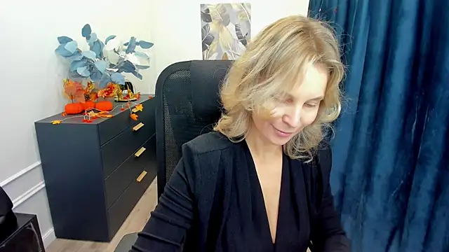 Snapshot of Sinty_Devis chatting on October 21, 2025, 11:42 am Sinty Devis online show from October 21, 2025, 11:42 am