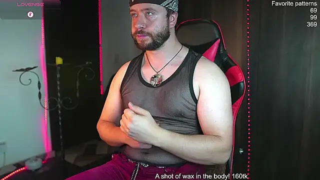 Snapshot of just_maxii chatting on February 8, 2026, 7:00 pm just maxii online show from February 8, 2026, 7:00 pm