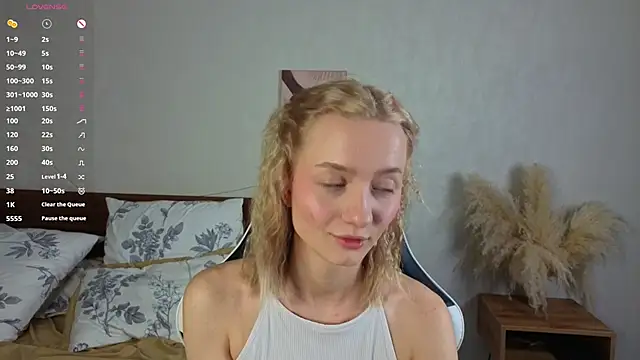 IdaValenti online show from October 23, 2025, 11:03 pm