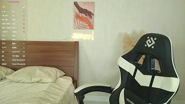 IdaValenti online show from September 30, 2025, 1:11 am